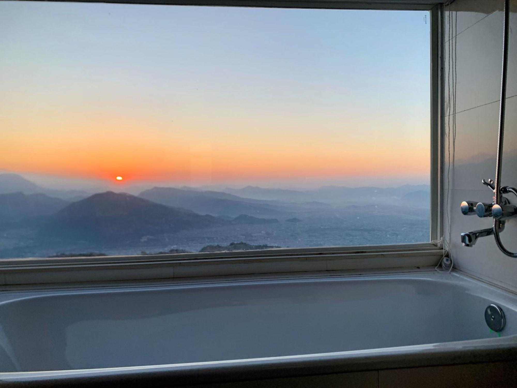 Superview Lodge, Best Himalayan Sunrise In Sarangkot Похара Екстериор снимка